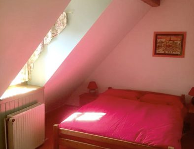chambre à coucher du gite en alsace